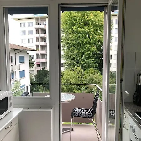 Bright 1 Bedroom Flat In The Centre *