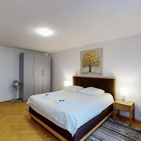 Bright 1 Bedroom Flat In The Centre