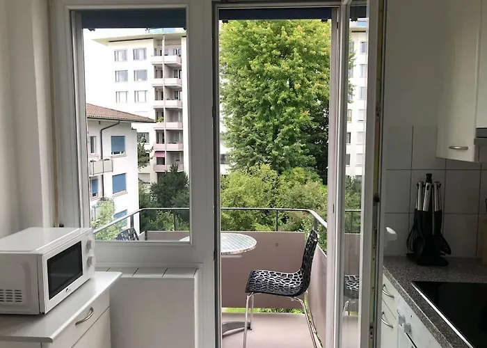 Bright 1 Bedroom Flat In The Centre *