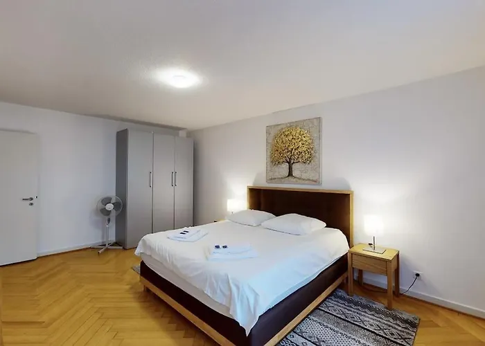 Bright 1 Bedroom Flat In The Centre