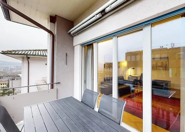 Bright 1 Bedroom Flat In The Centre