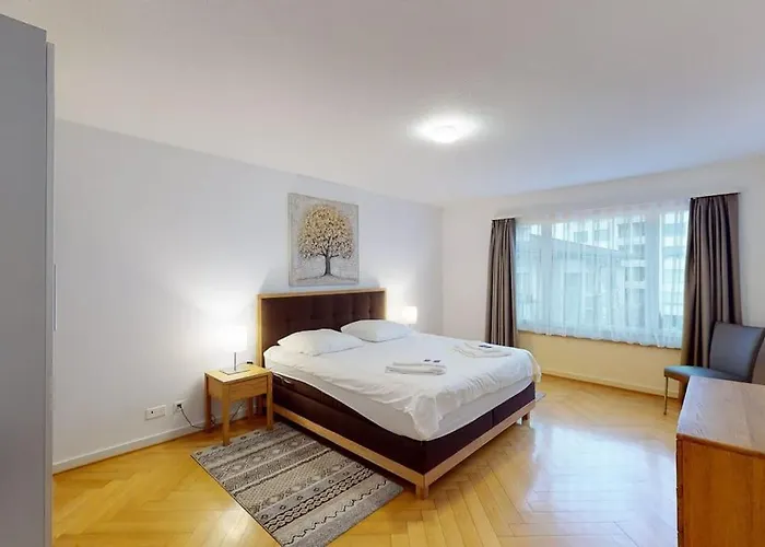 Bright 1 Bedroom Flat In The Centre *